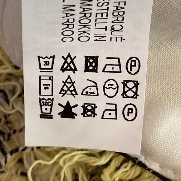 NWT. Zara Yellow Textured Frayed Crop Strappy Top with Buttons. Size M - Picture 10 of 10